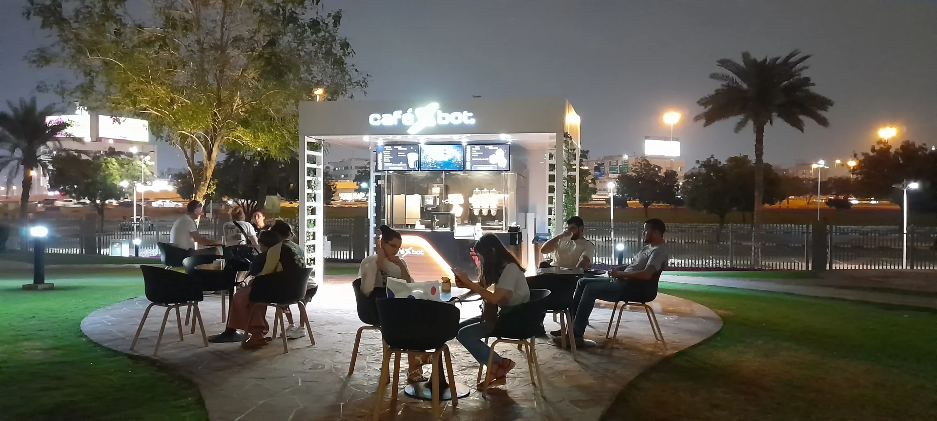 Dubai Frame robotic cafe
