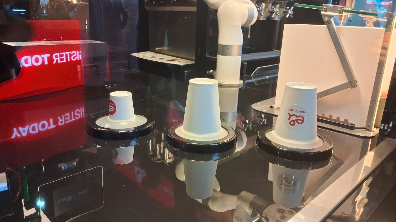 Ruýa- Robotic Cafe Manufacturer
