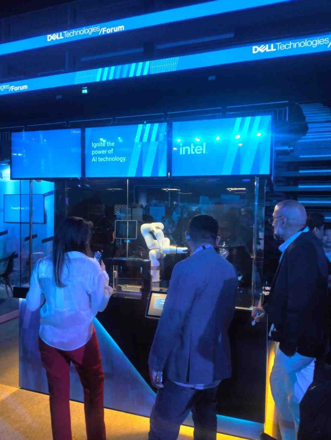 Dell Technologies Forum-Barista Robot 4